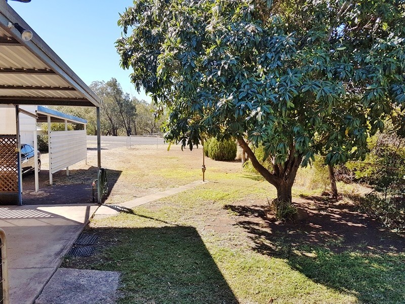 15 Burrowes Street, Surat QLD 4417