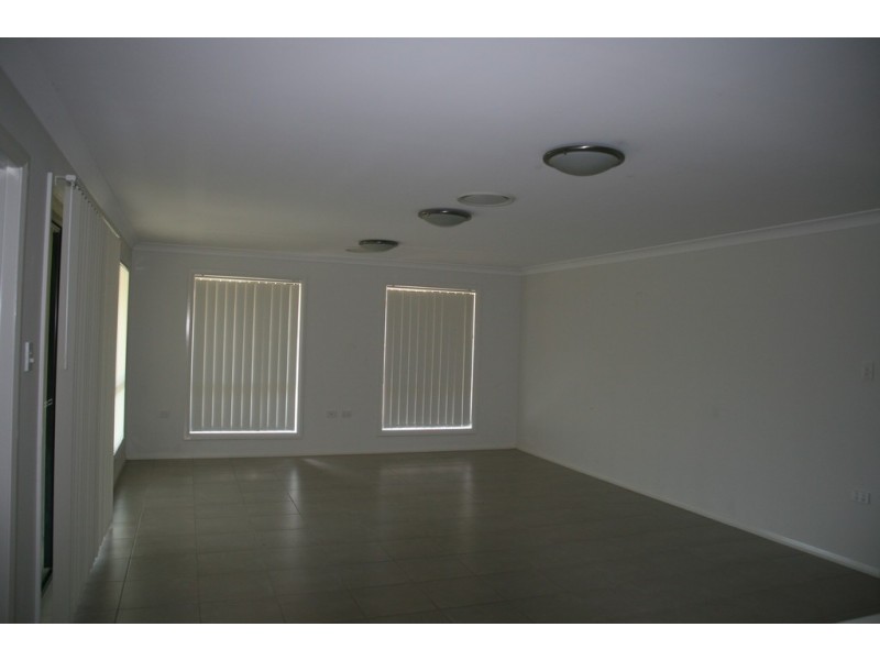 33 Cypress Pines Drive, Miles QLD 4415