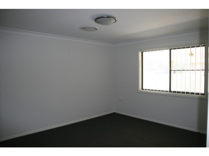 33 Cypress Pines Drive, Miles QLD 4415