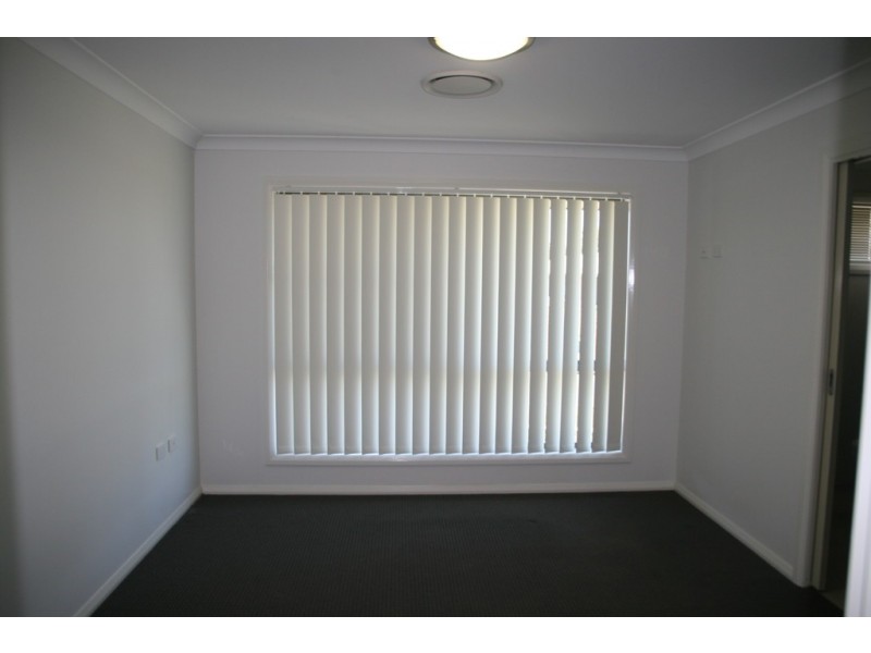 33 Cypress Pines Drive, Miles QLD 4415