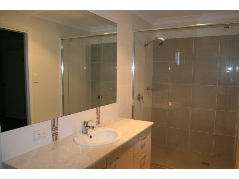 33 Cypress Pines Drive, Miles QLD 4415
