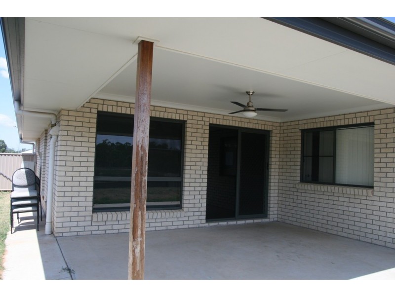 33 Cypress Pines Drive, Miles QLD 4415