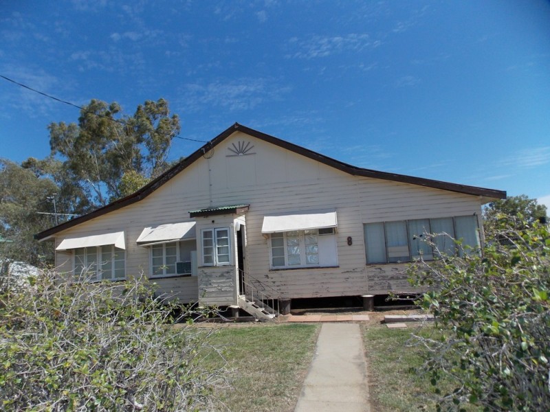 8 ACACIA STREET, Blackall QLD 4472