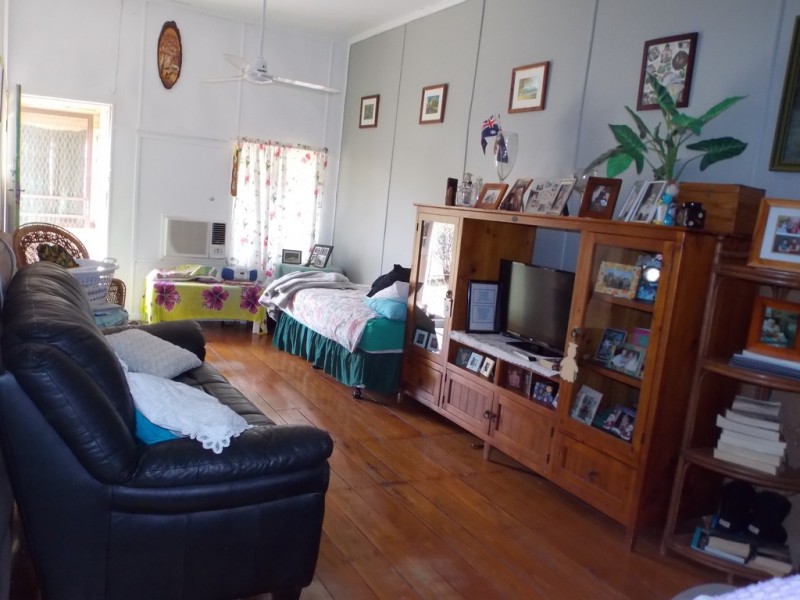 8 ACACIA STREET, Blackall QLD 4472