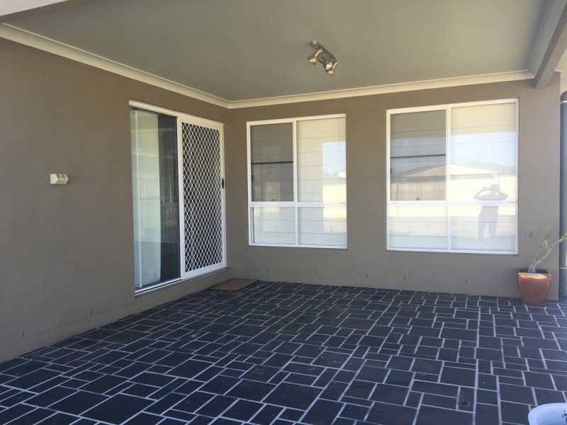 4 Lawton Place, Miles QLD 4415