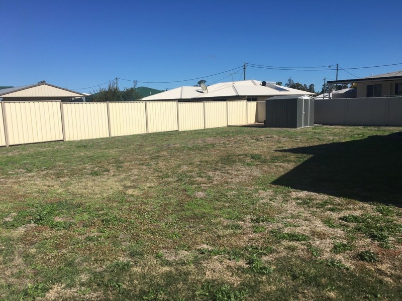 4 Lawton Place, Miles QLD 4415
