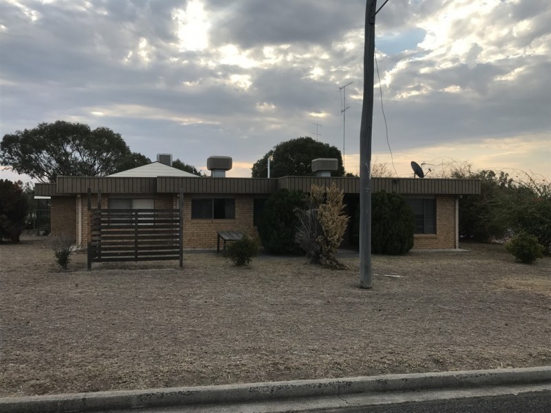 1 Hoffman Street, Wandoan QLD 4419