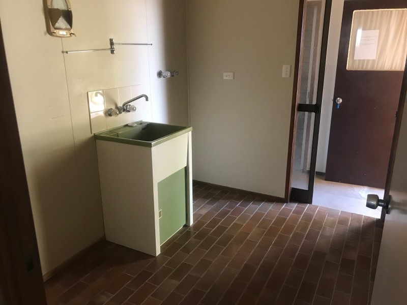 1 Hoffman Street, Wandoan QLD 4419