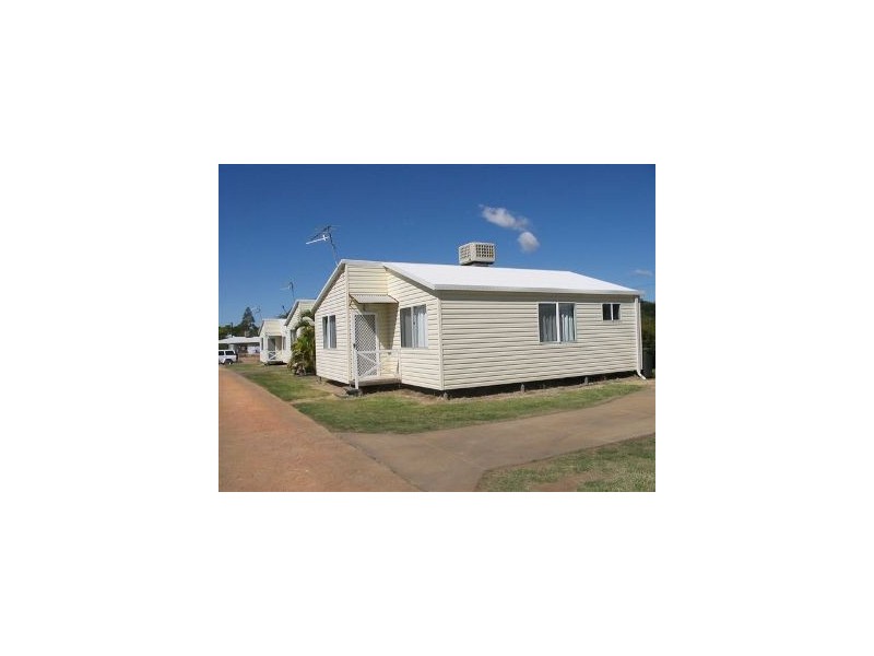 2 / 98 Crane Street, Longreach QLD 4730