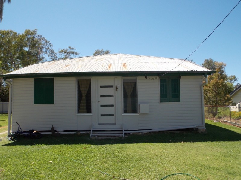 5 FLORA STREET, Blackall QLD 4472