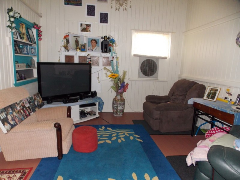 5 FLORA STREET, Blackall QLD 4472