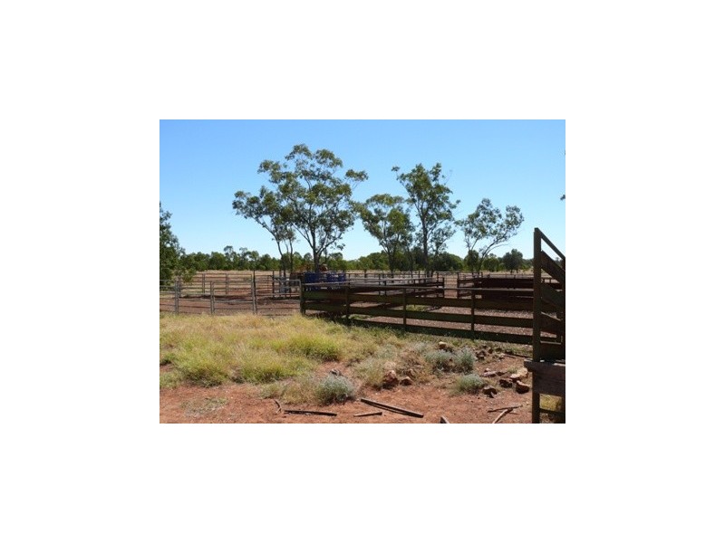 ` Loch Lomond, Mitchell QLD 4465