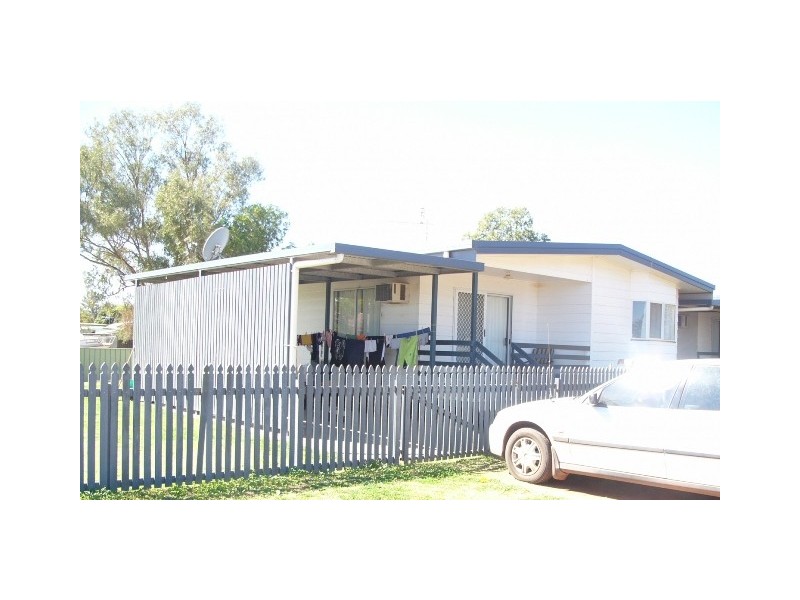 2/25 Hutt Street, St George QLD 4487