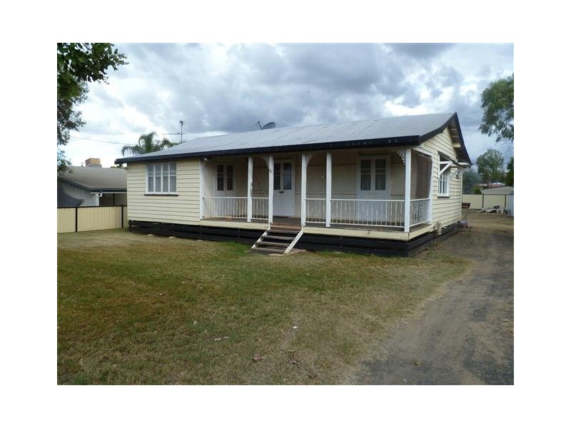 78  RAGLAN, Roma QLD 4455