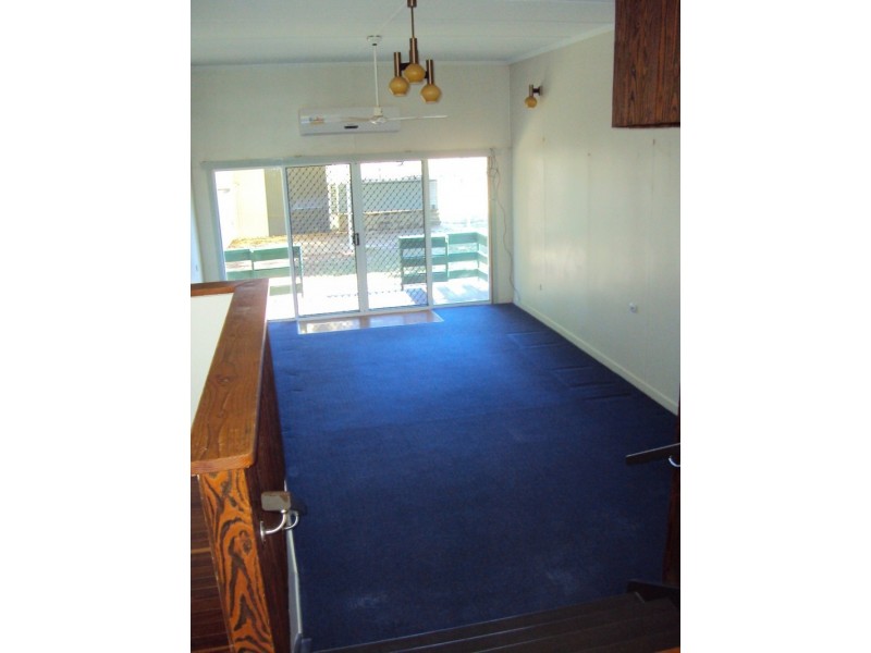 11 Cassowary Street, Longreach QLD 4730