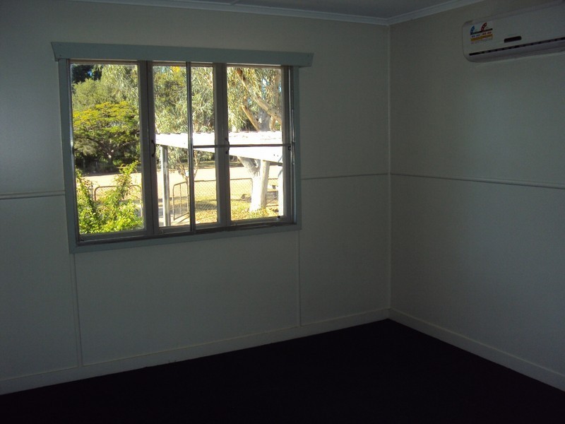 11 Cassowary Street, Longreach QLD 4730