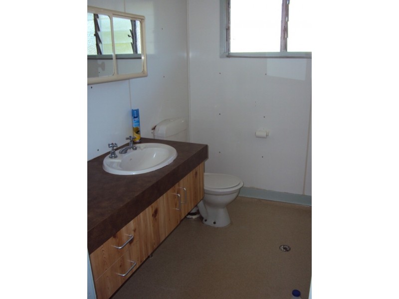 11 Cassowary Street, Longreach QLD 4730