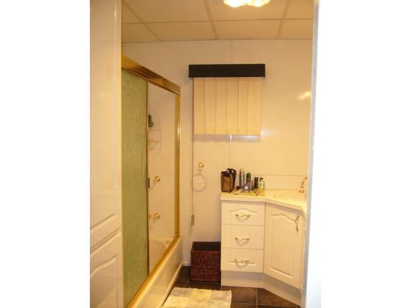 159 Crane Street, Longreach QLD 4730