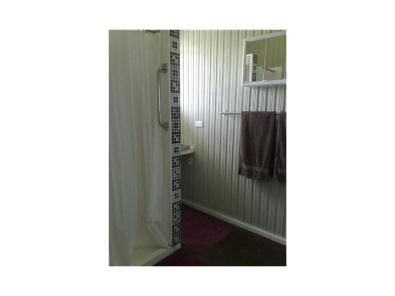 22 Perry St, Yuleba QLD 4427