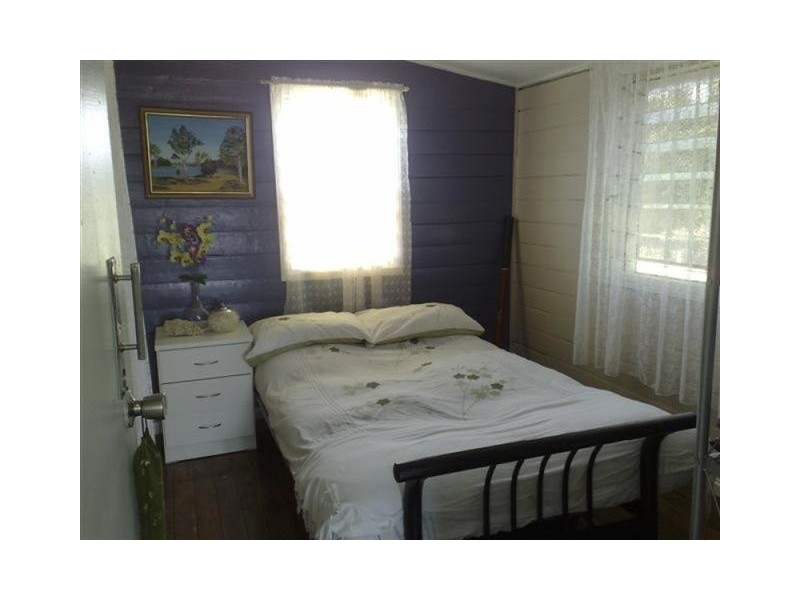 22 Perry St, Yuleba QLD 4427