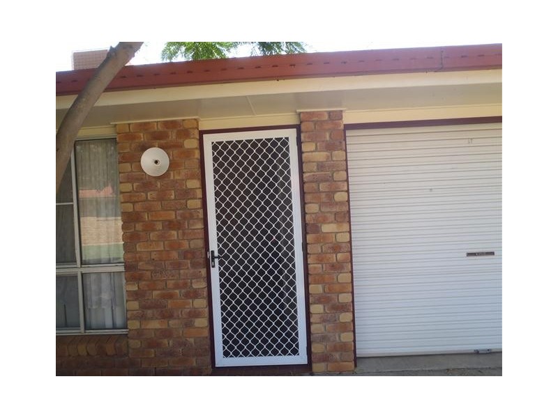 2/11 Alfred Street, St George QLD 4487