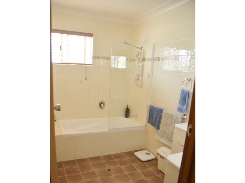 101 Miscamble Street, Roma QLD 4455