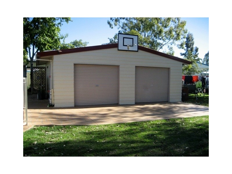 101 Miscamble Street, Roma QLD 4455