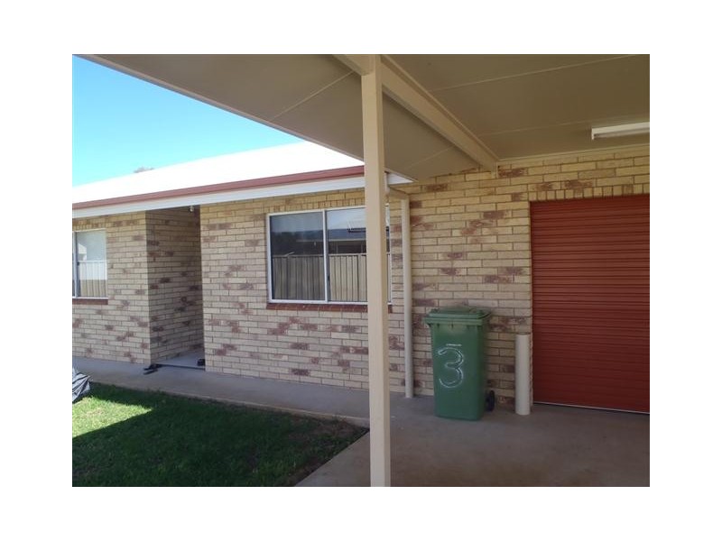 3/2  Taylor Street, St George QLD 4487