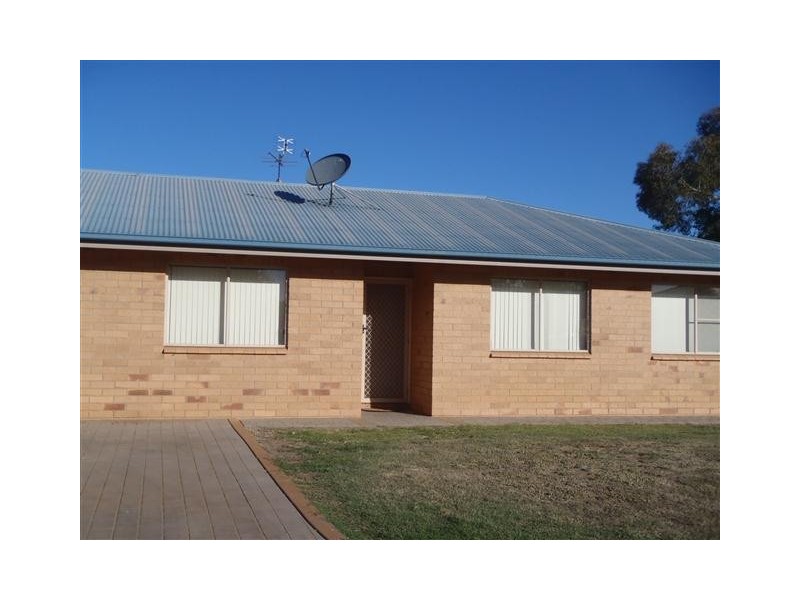 2/32  Kenny Lane, St George QLD 4487