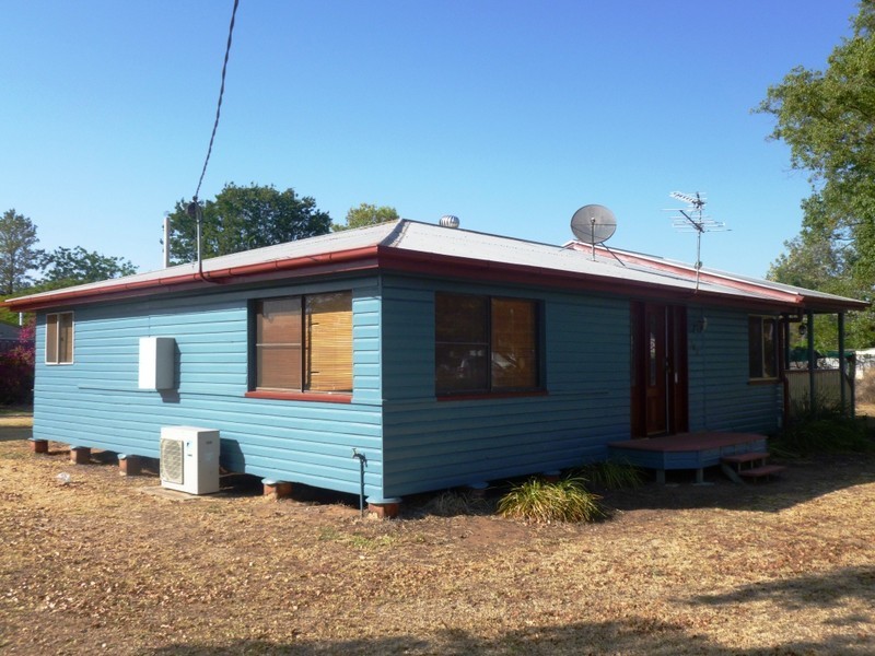 180 Victoria Street, St George QLD 4487
