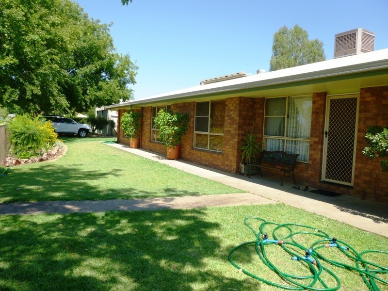 15 Wattle Drive, St George QLD 4487