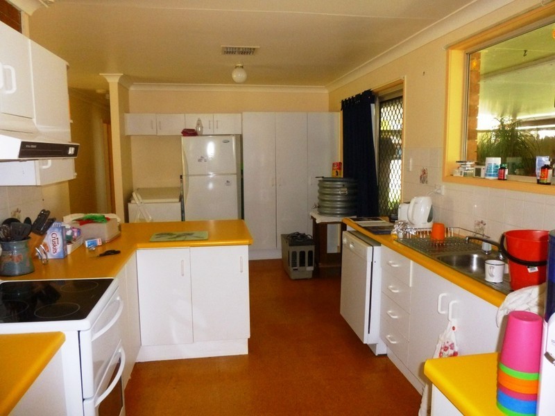 15 Wattle Drive, St George QLD 4487