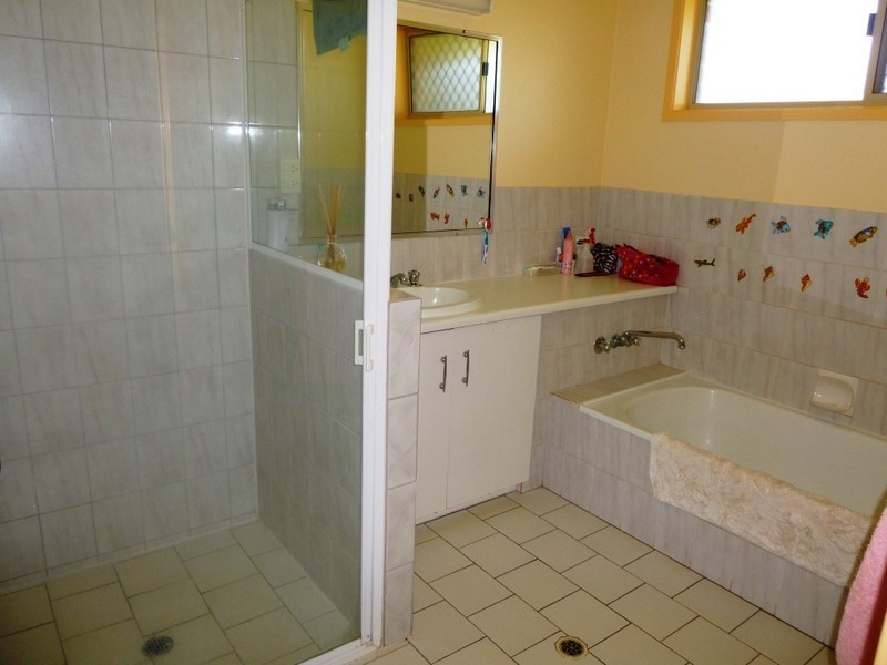 15 Wattle Drive, St George QLD 4487