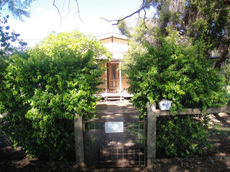 98 ALFRED STREET, St George QLD 4487