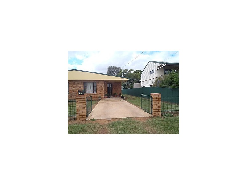 17B  Andrew Street, St George QLD 4487