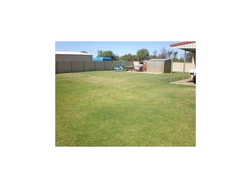 12 Taylor Street, St George QLD 4487