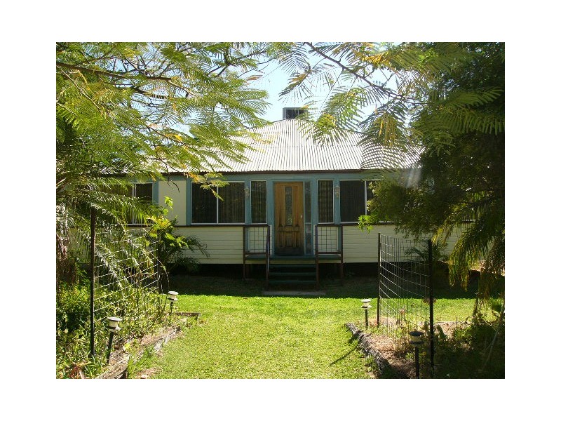 37 SHAMROCK STREET, Blackall QLD 4472