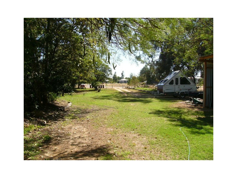 37 SHAMROCK STREET, Blackall QLD 4472