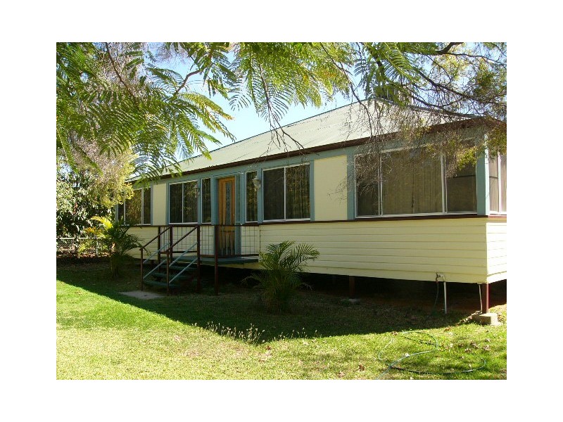 37 SHAMROCK STREET, Blackall QLD 4472