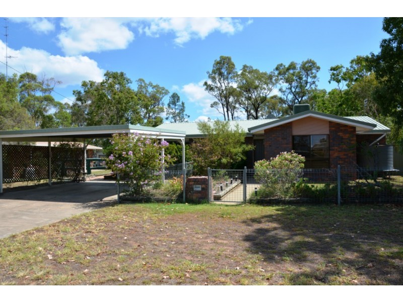 75 Daisy Street, Miles QLD 4415