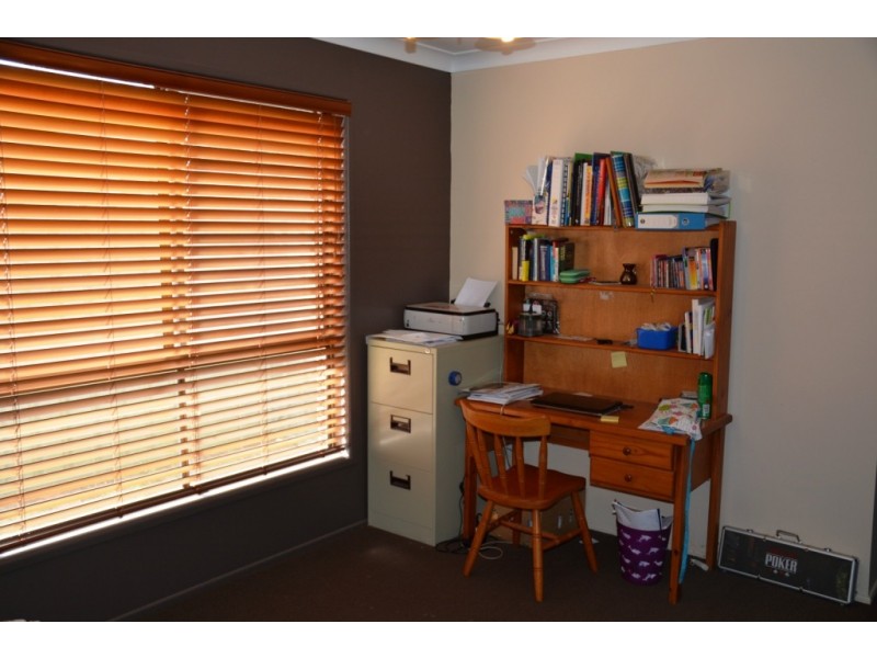 75 Daisy Street, Miles QLD 4415