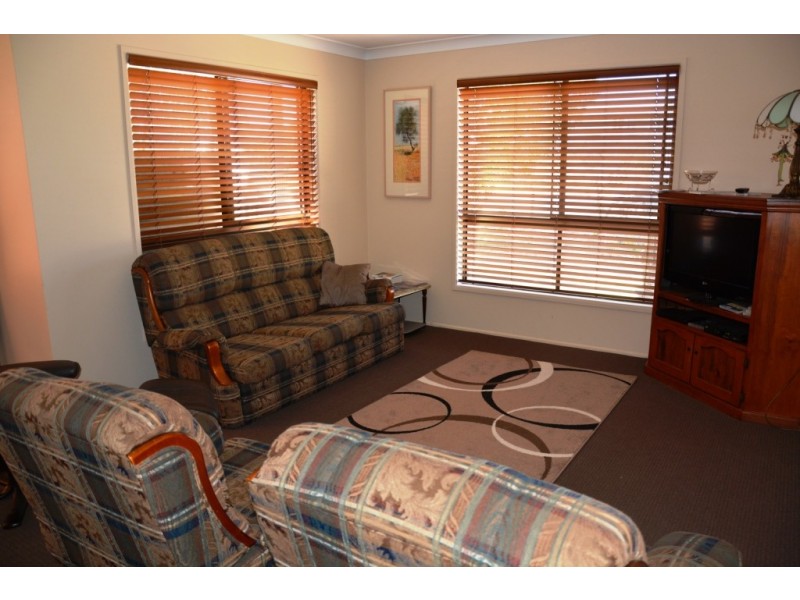 75 Daisy Street, Miles QLD 4415