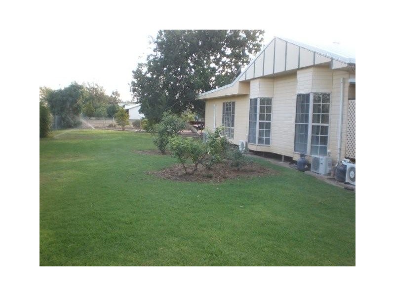 52 Albert Street, St George QLD 4487
