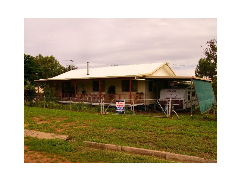 22 Ford Street, Taroom QLD 4420