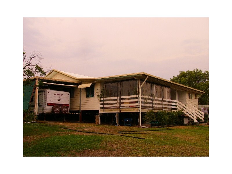 22 Ford Street, Taroom QLD 4420