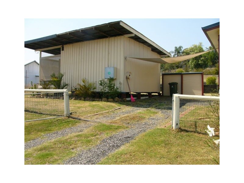 26 Bridge Street, Taroom QLD 4420