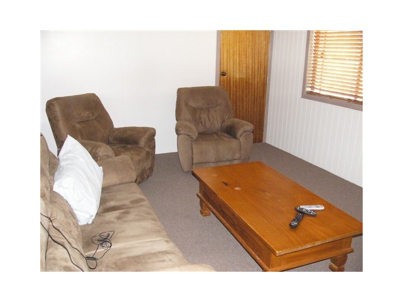 26 Bridge Street, Taroom QLD 4420