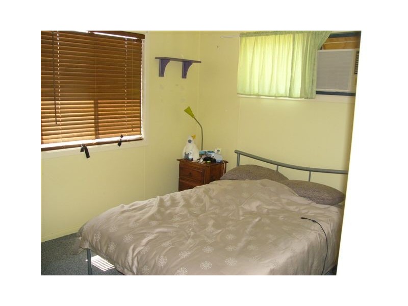 26 Bridge Street, Taroom QLD 4420