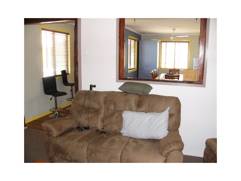 26 Bridge Street, Taroom QLD 4420