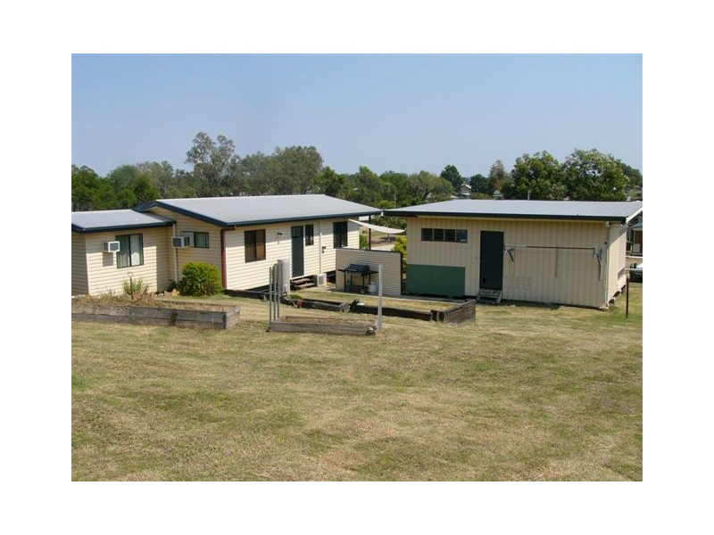 26 Bridge Street, Taroom QLD 4420